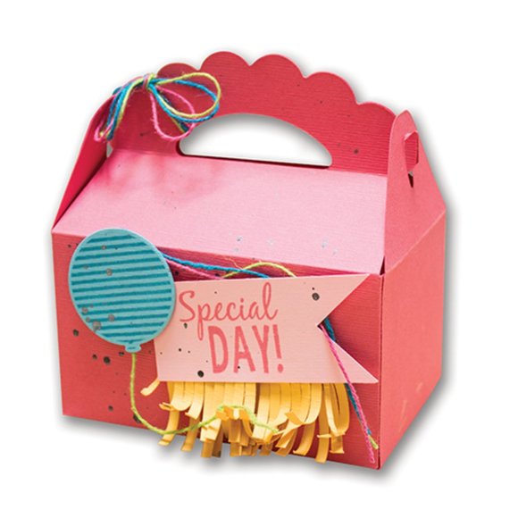 Spellbinders Fringed Garland die - Picture 7 of 11